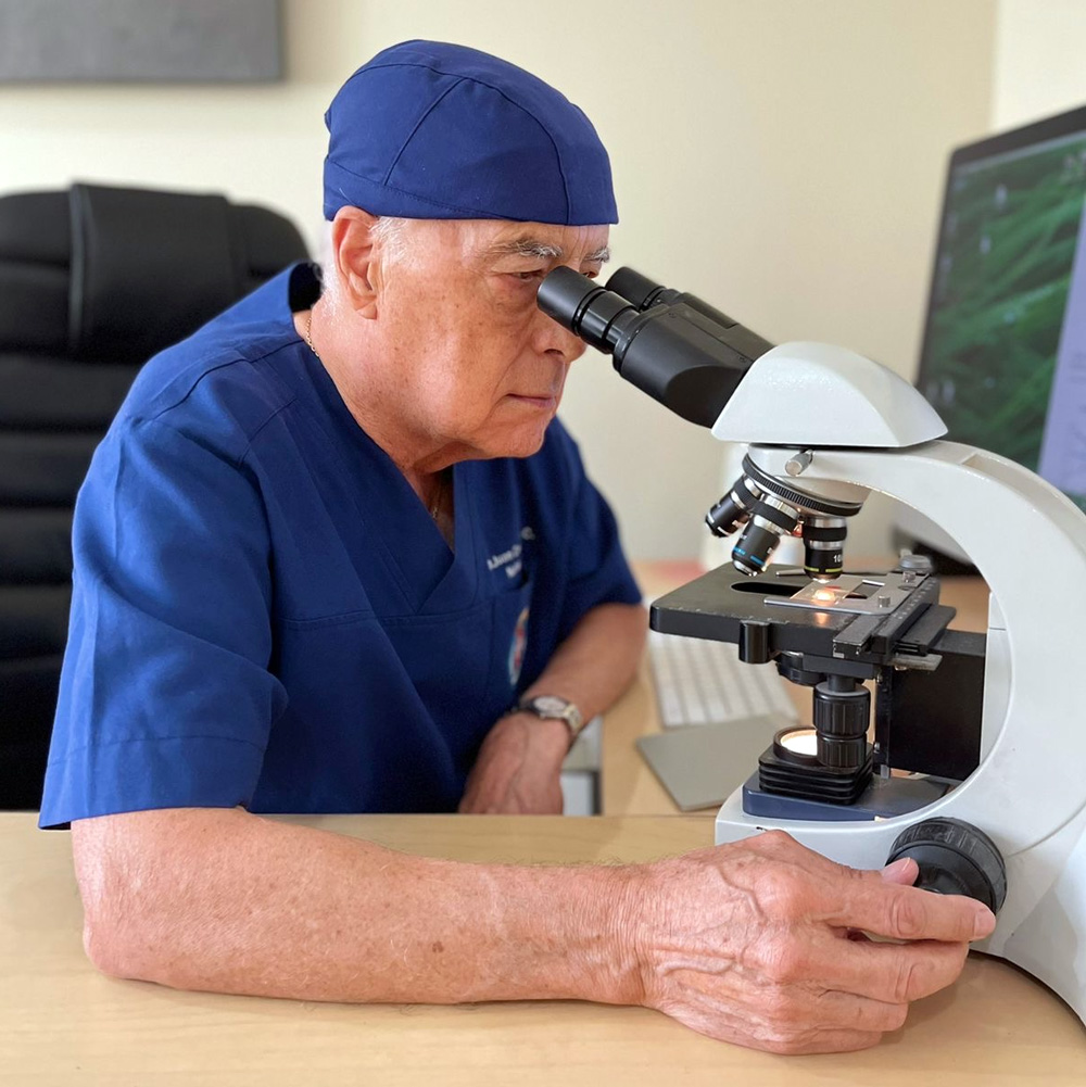 Dr. Juan Cvitanovic Cigna - fotografía 2